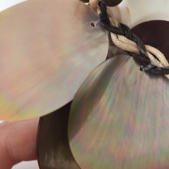 Beautiful handmade seashells necklace - Picture 7 of 15